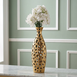 Vase de table moderne en métal doré avec design ajouré pour la décoration intérieure - Product Image 2