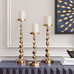 Porte-bougie décoratif moderne en métal pour la décoration de la maison - Product Image 1