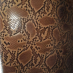 Tissu élégant à motif imprimé serpent cobra pour projets DIY : sacs, portefeuilles, ceintures, chapeaux, chaussures, tapisserie et articles de luxe pour boutiques. - Product Image 1