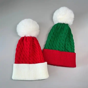 Gorro de Punto Rojo Unisex con Puño Acanalado Blanco y Pompón Esponjoso para Invierno - Product Image 6