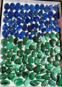 Lote de Gemas Trimurti al por Mayor, Mezcla de Piedras Naturales, Cuarzo Rosa, Lapislázuli, Ojo de Tigre, Aventurina Verde, Tamaños Variados - Product Image 3