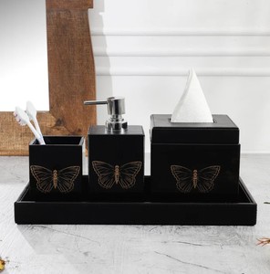 Juego de Accesorios de Baño de Cuero Ecológico Negro con Estampado de Mariposas, Resistente al Agua, de Lujo, de Cuatro Piezas, Resistente a los Arañazos - Product Image 3