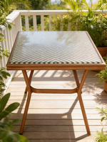 Juego de Mesa de Comedor para Exterior XY, de Madera Maciza Resistente, con Cubierta de Ratán Tejido y Patas Cruzadas, Estilo Bistro
