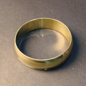 Brazalete Clásico de Latón Pulido de Alta Calidad - Brazalete Minimalista Versátil en Tono Dorado - Calidad Premium, Sin Costuras, Pulido a Mano - Product Image 2