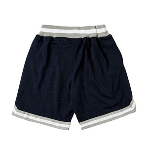 Shorts de sport pour homme en maille bleu marine avec bordure blanche et grise, taille élastique, respirant, 100% polyester, logo personnalisé - Product Image 2
