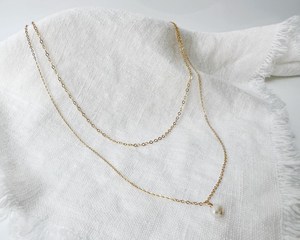 สร้อยคอไข่มุกทรงหยดน้ำสีทอง สร้อยคอไข่มุกหลายชั้นแบบเรียบหรู ชุดสร้อยคอประดับพลอยประจำเดือนมิถุนายน ของขวัญเครื่องประดับทำมือสุดหรูสำหรับผู้หญิง - Product Image 5