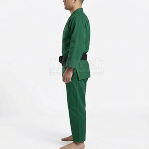 Kimono de judo durable pour débutants et professionnels, 100% coton, tissu léger et respirant, ajustement parfait pour le quotidien - Product Image 4