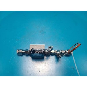 Lam Research 2300 Exelan Flex45เซ็นเซอร์การไหลแบบอินไลน์พร้อมฟิตติ้ง & หัววัดอุณหภูมิการไหลแบบอินไลน์เซ็นเซอร์ประกอบกับฟิตติน - Product Image 2