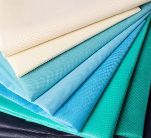 Tissu non tissé aiguilleté 100 % polyester, léger, uni, imperméable, antibactérien, respirant et écologique, fabriqué au Vietnam - Product Image 1