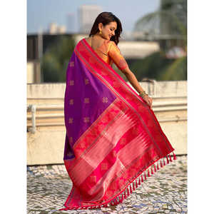 Sari Tradicional de Seda Suave Morada con Tejido Zari en Contraste de Elite Weaves, 650 g, para Bodas - Product Image 4