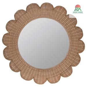 Un espejo de pared floral de estilo rústico tipo casa de campo. Hecho a mano. Apto para uso en interiores y exteriores. - Product Image 4