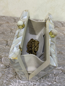 Pochette en nacre |   Minaudière artisanale en coquille blanche |   Sac à main de luxe pour femme, idéal pour les mariages, les occasions décontractées et les soirées - Product Image 4