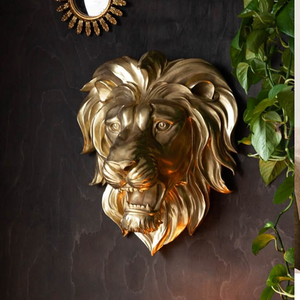 Décoration murale originale en forme de tête de girafe dorée antique, avec lunettes élégantes et chaîne, disponible à prix de gros. - Product Image 3