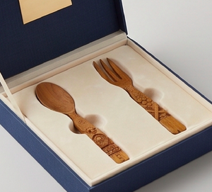 Ensemble de couverts en bois faits à la main avec finition mate, design traditionnel pour le camping, couverts réutilisables - Product Image 6
