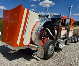 STRONG CLEAN 2024 2025 Peterbiltt 589 Sleeper Semi Truck - 72" Flat Top Sleeper- 6x4 Diesel Manual Used Truck <b>for</b> <b>Sale</b> - Product Image 3