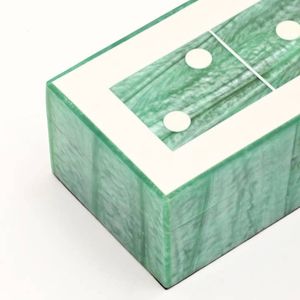 Colección de Dominó de Resina Verde de Alta Calidad con Bordes Lisos, Puntos Blancos Clásicos y Juego de Dominó Decorativo - Product Image 4