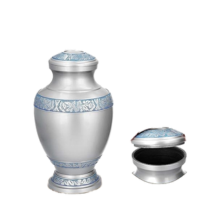 Urne funéraire pour cendres humaines adultes, grande, artisanale, avec un design élégant en argent. - Product Image 1