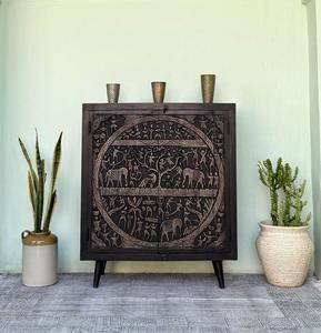 Mueble de Madera de Mango con Arte Warli Tallado a Mano - Product Image 1