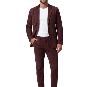 Ensemble de costume deux pièces bordeaux pour homme Leather Cult, blazer à revers crantés et pantalon à simple boutonnage - Product Image 2