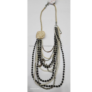 Collar de Resina de Alta Calidad y Acabado Pulido, Joyería de Moda, Diseño Moderno, Hecho a Mano con Cuentas de Resina Epoxi Natural - Product Image 2