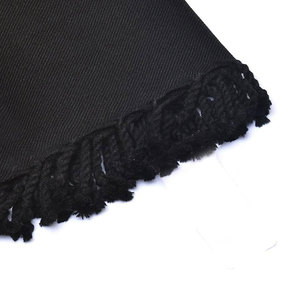 Kilt écossais traditionnel noir uni, motif tartan écossais, confectionné en laine acrylique 100% durable de 16 oz - Product Image 2