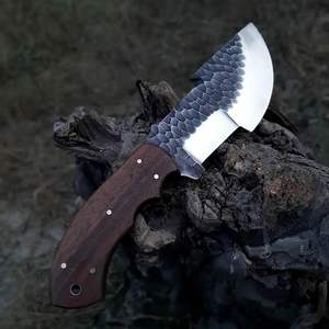 Couteau de survie artisanal de haute qualité en acier à haute teneur en carbone avec manche en bois et étui en cuir fin - Product Image 1