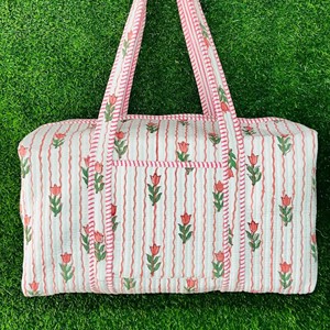 Bolsa de Viaje de Fin de Semana de Tela de Algodón Acolchada con Estampado Floral, Cierre de Cremallera, Ecológica, Ligera, de Gran Capacidad - Product Image 1