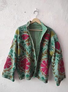 Chaqueta Corta Boho Chic de Algodón Bordada con Diseño Suzani, Estilo Étnico Floral Hecha a Mano para Mujer - Product Image 5