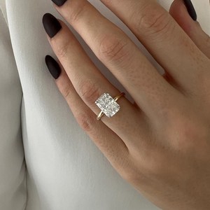 Anillo Solitario con Diamante Cultivado en Laboratorio de 3 Quilates, Corte Radiante Alargado, E VVS2, Anillo de Compromiso de Dos Tonos, Oro Amarillo de 14k, Certificado IGI - Product Image 6