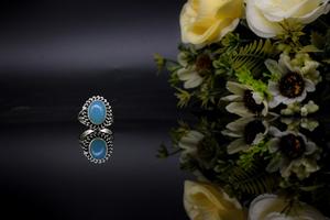 Anillo de Plata de Ley 925 Personalizado Más Vendido con Turquesa Natural de Mohave y Engaste Grueso, Regalo de Boda - Product Image 3