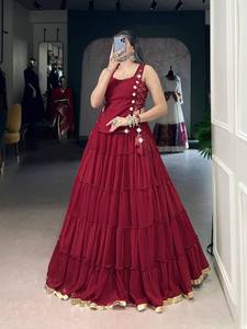 Conjunto de Lehenga Choli Premium para Mujer para el Festival de Navratri, para Celebraciones, Fiestas y Ocasiones Étnicas - Product Image 4