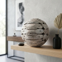 Balle sphérique artisanale en bois flotté de Bali, sculpture rustique côtière, objet décoratif de table, accent de décoration intérieure