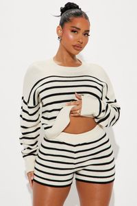 Conjunto de Dos Piezas Tejido para Mujer, Marca Privada Personalizada, Suéter Corto a Rayas y Pantalones Cortos, Ropa de Calle y para Estar en Casa - Product Image 2