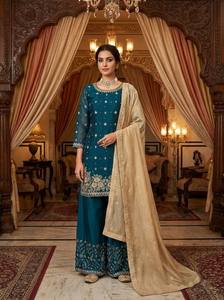 Ensemble Sharara bleu marine brodé avec dupatta pour femme – Tenue ethnique traditionnelle pour fêtes et mariages - Product Image 4
