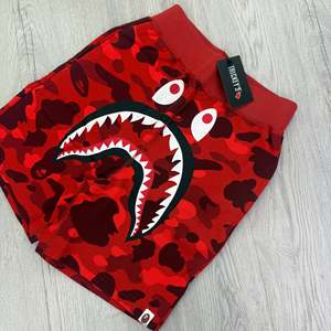 Trickey's <b>Men</b> <b>Red</b> Camouflage Shark Print Sportswear <b>Shorts</b> Elastic Waist Mid Rise Sublimation Printed Street Style 100% - Product Image 5