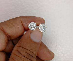 Boucles d'oreilles clous à fermoir pushback serties de diamants de laboratoire 2 carats, certifiées IGI, en or massif 14 carats, style vintage, pour mariage et soirée, pour femme - Product Image 3