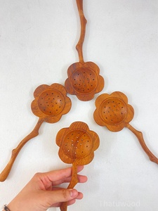 ช้อนไม้ใบเมเปิ้ลทำมือ ช้อนไม้เมเปิ้ลสีแดง อุปกรณ์ครัวที่ยั่งยืน ช้อนไม้เวียดนาม รับทำโลโก้ ราคาถูก - Product Image 6