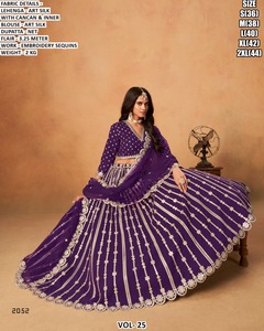 Lehenga Choli Tradicional de Seda Noor-e-Vaanya para Fiestas, Diseño Largo Hasta el Suelo - Product Image 1