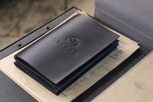 Porte-menu en cuir élégant et luxueux, design pliable, protection pour restaurant, café, hôtel, rechargeable, option de logo personnalisé - Product Image 5