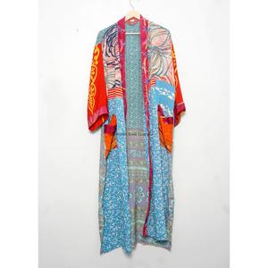 Peignoir multi-couleurs recyclé en soie vintage, style kimono floral, robe longue indienne faite à la main, longueur genou - Product Image 4
