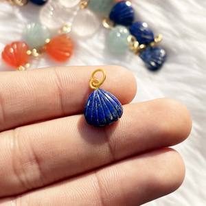 Pendentif miniature en Lapis Lazuli, breloque artisanale en pierre précieuse, bijoux plaqués or, cadeau inspiré de l'océan, accessoires pour la fabrication de bijoux - Product Image 1