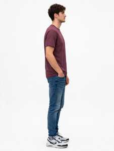 เสื้อยืดคอกลมแขนสั้นสีแดงเลือดหมูสำหรับผู้ชาย ทรงปกติ สวมใส่สบาย พิมพ์ลาย ผ้าฝ้าย 100% น้ำหนัก 300 กรัม เป็นมิตรกับสิ่งแวดล้อม พิมพ์ลายด้านหน้า - Product Image 3