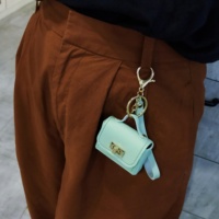 Mini sac à main pendentif porte-clés en PU et alliage de zinc pour clés de voiture, pièces de monnaie, rouge à lèvres et écouteurs, pour un usage quotidien, filles et femmes
