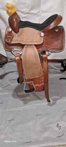 Silla de Montar Western de Cuero Premium con Arco de Madera para Senderismo, Rancho y Paseos de Recreo |   Silla de Montar Duradera y Cómoda para Entrenamiento de Cuerdas - Product Image 2