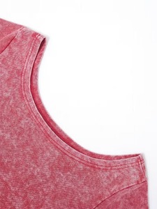 Ensemble de survêtement d'été 2 pièces en coton respirant pour hommes, personnalisé, vente en gros, avec t-shirt et short décontractés en coton à imprimé floral et effet délavé - Product Image 3
