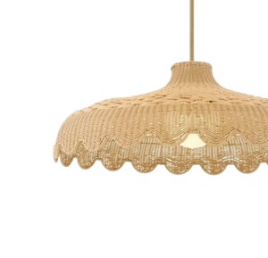 Lustre suspendu en rotin tressé de qualité commerciale haut de gamme, abat-jour festonné, luminaire durable pour restaurant - Product Image 3