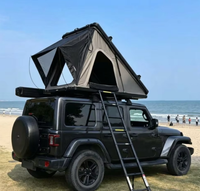 Tente de toit 4x4 imperméable pour Jeep Gladiator: ouverture latérale, montage rapide, idéale pour le camping off-road.