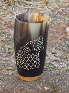 Tasse à boire artisanale en corne viking écologique avec gravure ange nordique, en corne naturelle, pour bière, hydromel, whisky, cadeau nordique médiéval - Product Image 2
