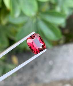 Pierre précieuse naturelle de grenat rhodolite rouge taille coussin 2,00 carats, certifiée par un tiers, origine Rajasthan, pour la fabrication de bijoux, vente en gros - Product Image 2