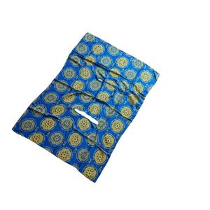 Écharpe convertible Sigma Gamma Rho bleu et or, écharpe de sororité grecque, accessoire de mode multi-styles pour la tête et le cou - Product Image 4